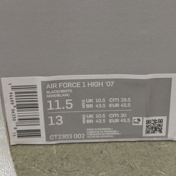 Athletic_Shoes